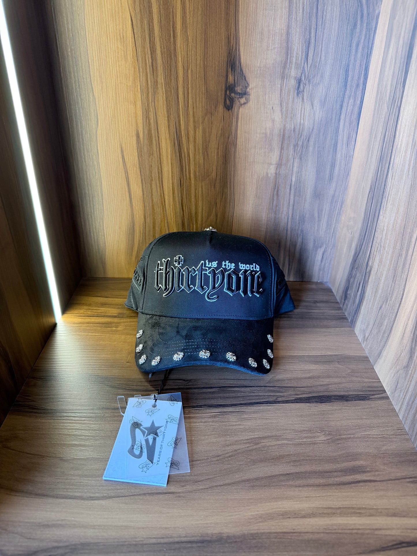 31 HATS “VS THE WORLD”
