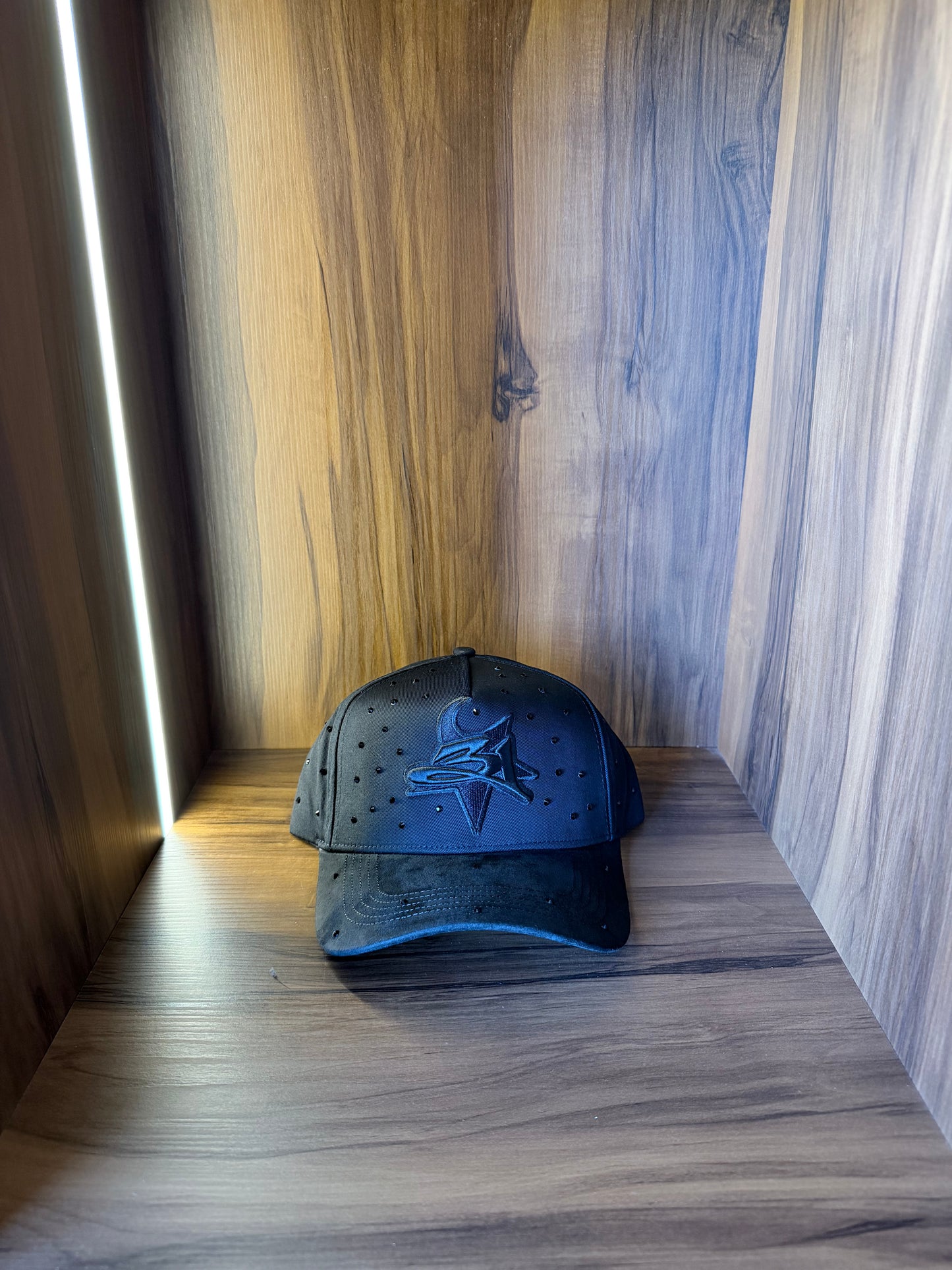 31 HATS BLACKOUT